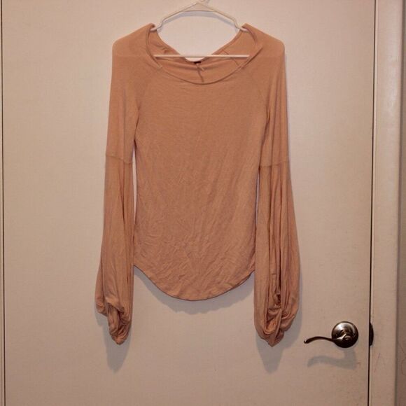 Free People dust pink Bell Sleeve Top Women's Size Medium - Picture 10 of 10